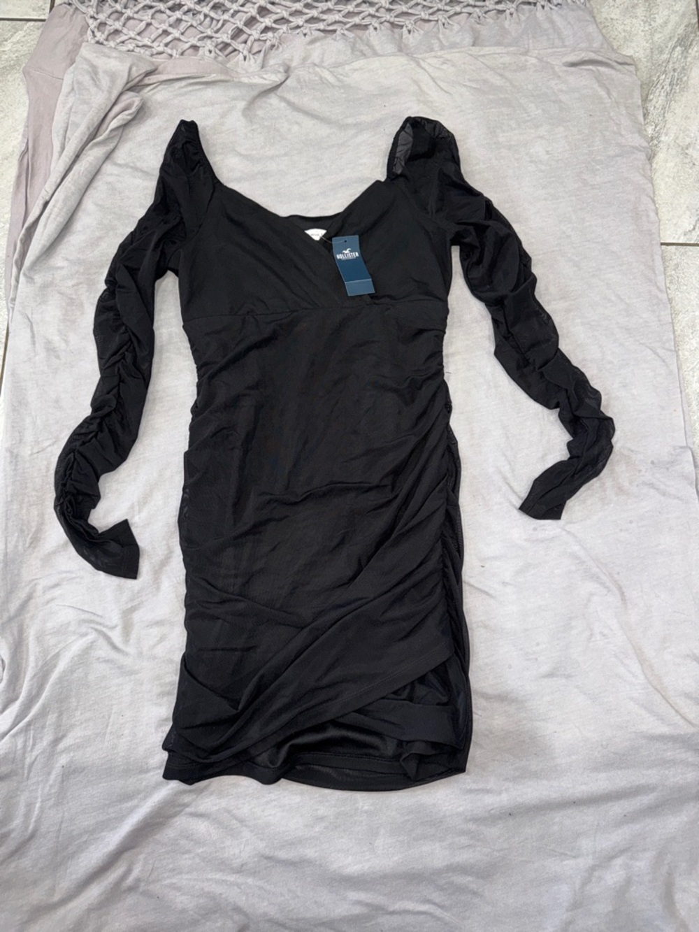 Hollister Black Long-Sleeve Ruched V-Neck Bodycon Dress